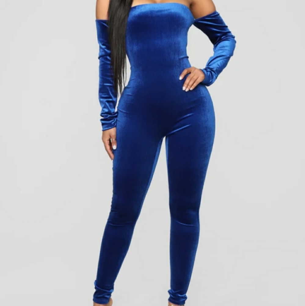 🟥Size Large Blue Velvet Jumpsuit